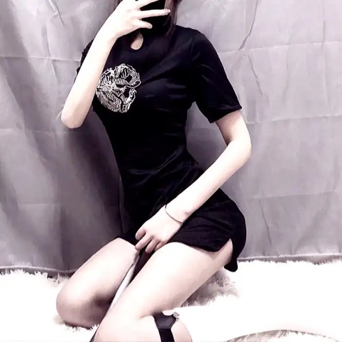 九尾藏不住